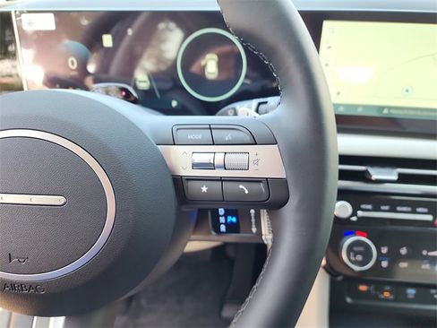 New 2025 Hyundai Tucson Limited image 27