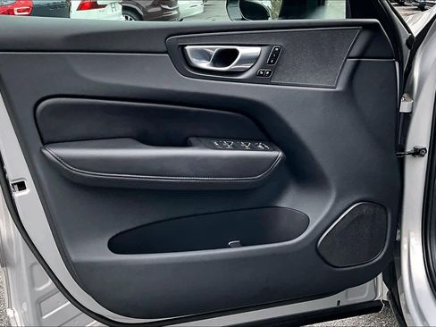 Certified 2023 Volvo XC60 B5 Plus w/ Climate Package image 20