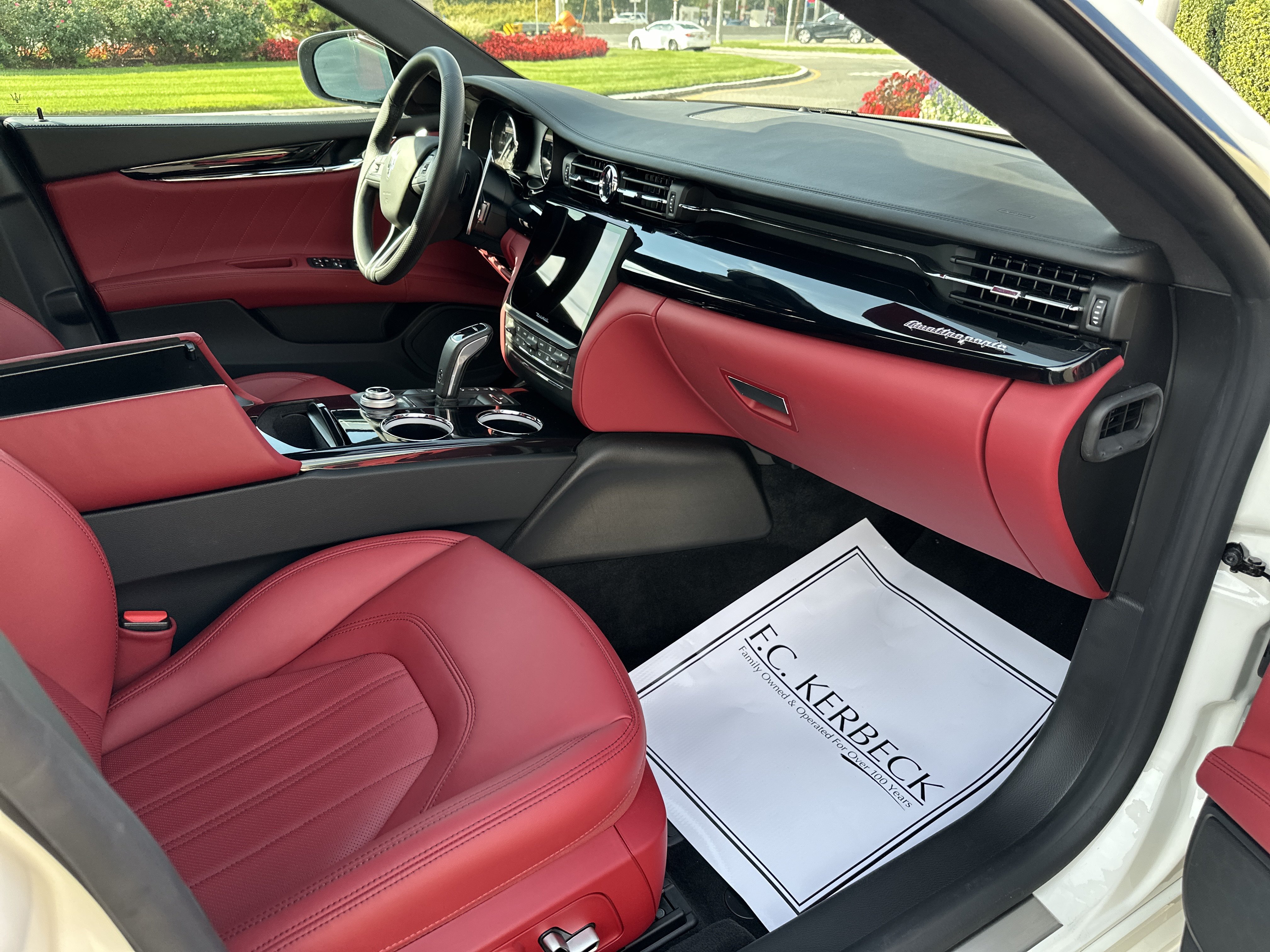 Used 2023 Maserati Quattroporte Modena Q4 AWD/4WD image 12