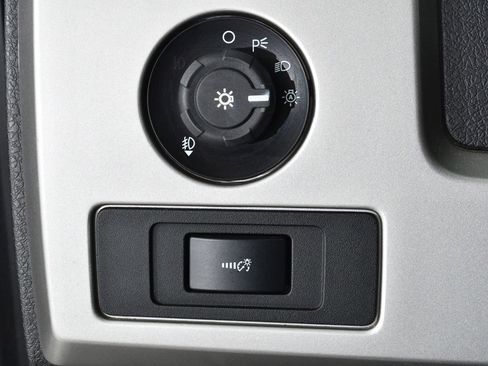 Used 2014 Ford F150 Lariat w/ Equipment Group 502A Luxury image 33