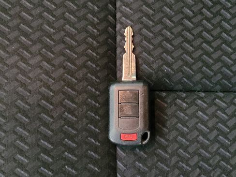 Used 2020 Mitsubishi Eclipse Cross ES FWD image 32