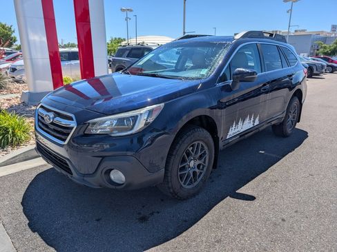 Used 2018 Subaru Outback 2.5i Limited AWD/4WD image 3