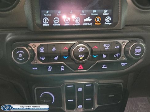 Used 2021 Jeep Gladiator Sport AWD/4WD image 27