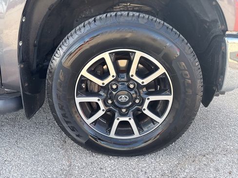 Used 2014 Toyota Tundra Limited w/ Limited Premium Package image 35