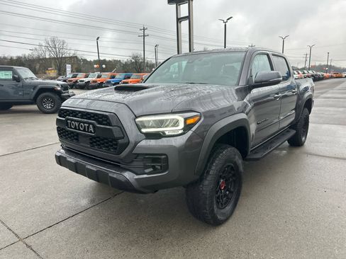 Used 2022 Toyota Tacoma TRD Pro image 4