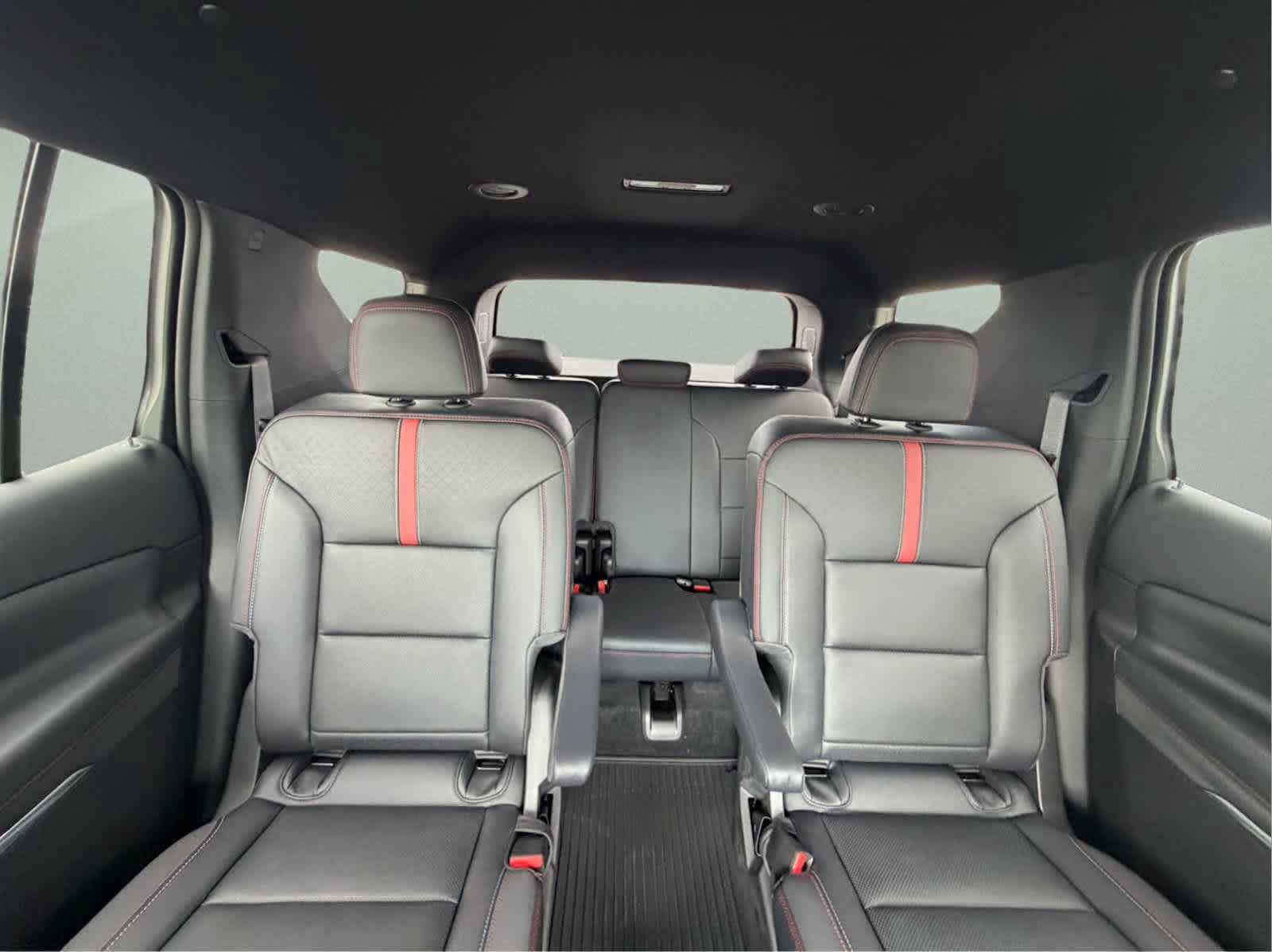 New 2026 Chevrolet Traverse RS w/ LPO, Floor Liner Package FWD image 16