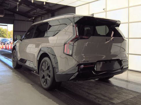 Used 2026 Kia EV9 Land w/ Nightfall Edition Package image 8