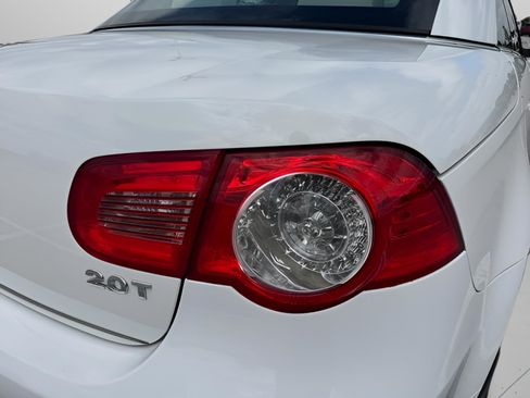Used 2010 Volkswagen Eos Lux FWD image 31