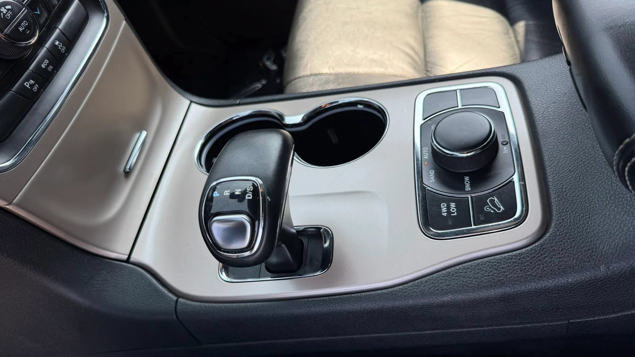 Used 2014 Jeep Grand Cherokee Limited AWD/4WD image 22