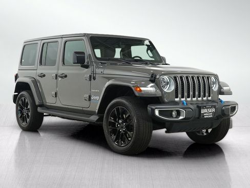 Used 2023 Jeep Wrangler Unlimited Sahara w/ Cold Weather Group AWD/4WD image 7