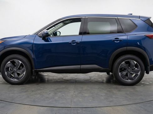 Used 2025 Nissan Rogue SV AWD/4WD image 5