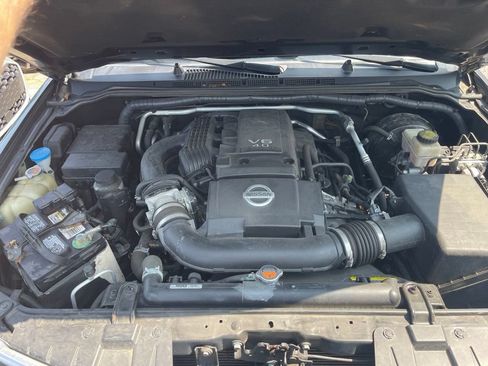 Used 2016 Nissan Frontier SV w/ SV Value Truck Package AWD/4WD image 15
