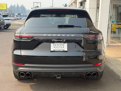 Used 2023 Porsche Cayenne S AWD/4WD image 4
