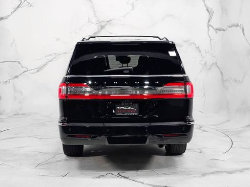 Used 2021 Lincoln Navigator L Reserve w/ Luxury Package AWD/4WD image 11
