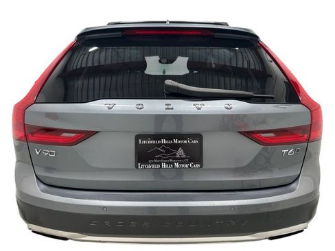 Used 2018 Volvo V90 T6 Cross Country w/ Convenience Package AWD/4WD image 5