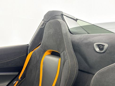 Used 2022 McLaren 720S Spider RWD image 40