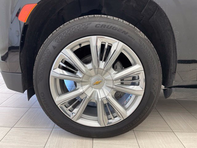 Used 2024 Chevrolet Tahoe High Country AWD/4WD image 9