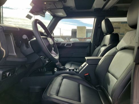 New 2025 Ford Bronco Badlands image 16