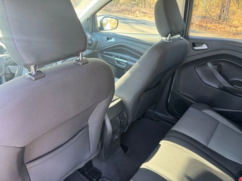 Used 2018 Ford Escape SE image 18