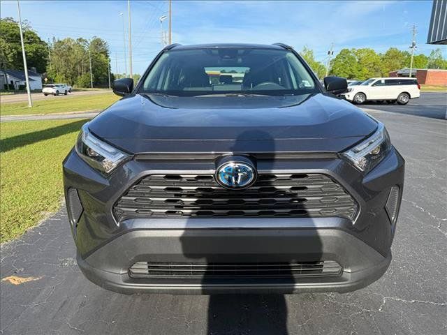 Used 2024 Toyota RAV4 LE AWD/4WD image 8