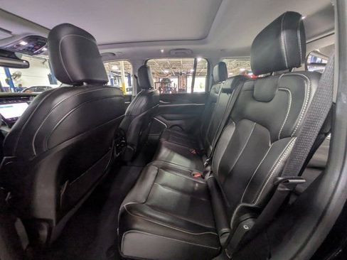 Used 2024 Jeep Grand Cherokee Limited 4xe image 12