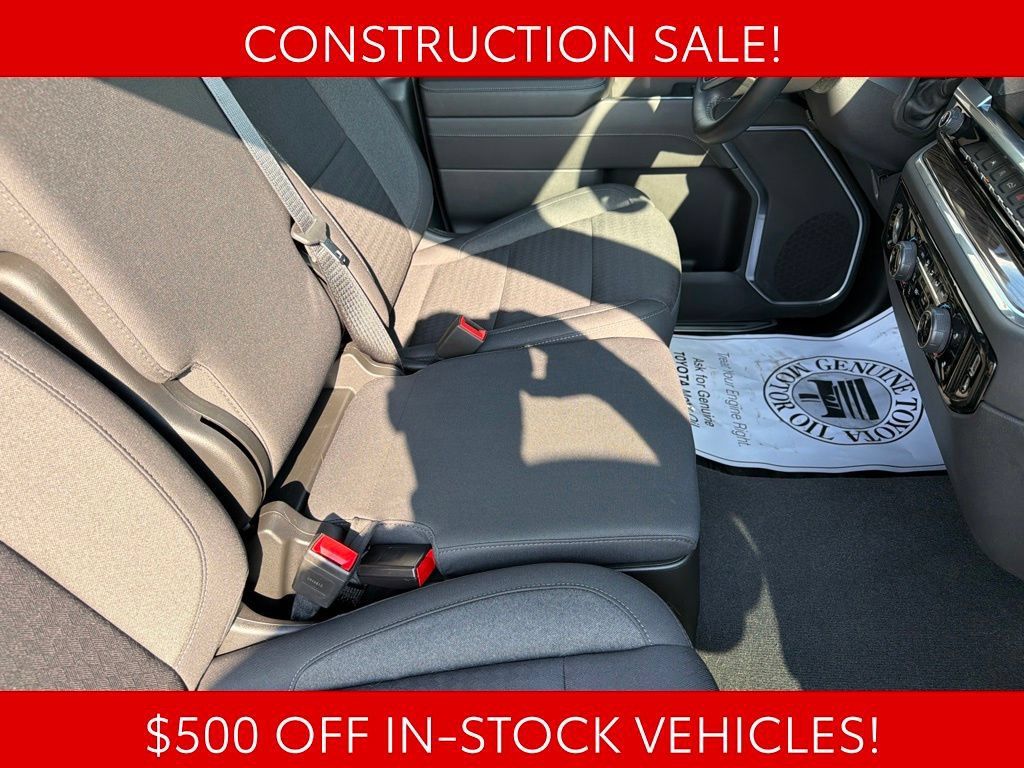Used 2023 Chevrolet Silverado 1500 LT AWD/4WD image 23