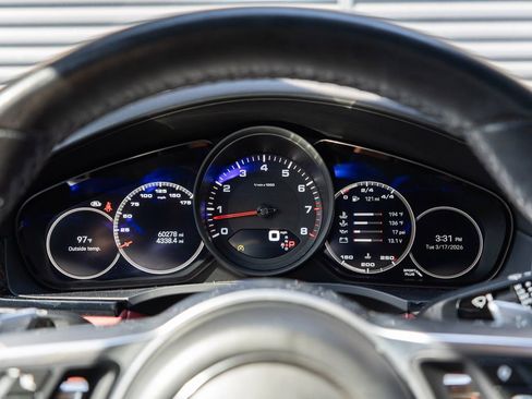 Certified 2022 Porsche Cayenne Platinum Edition AWD/4WD image 17