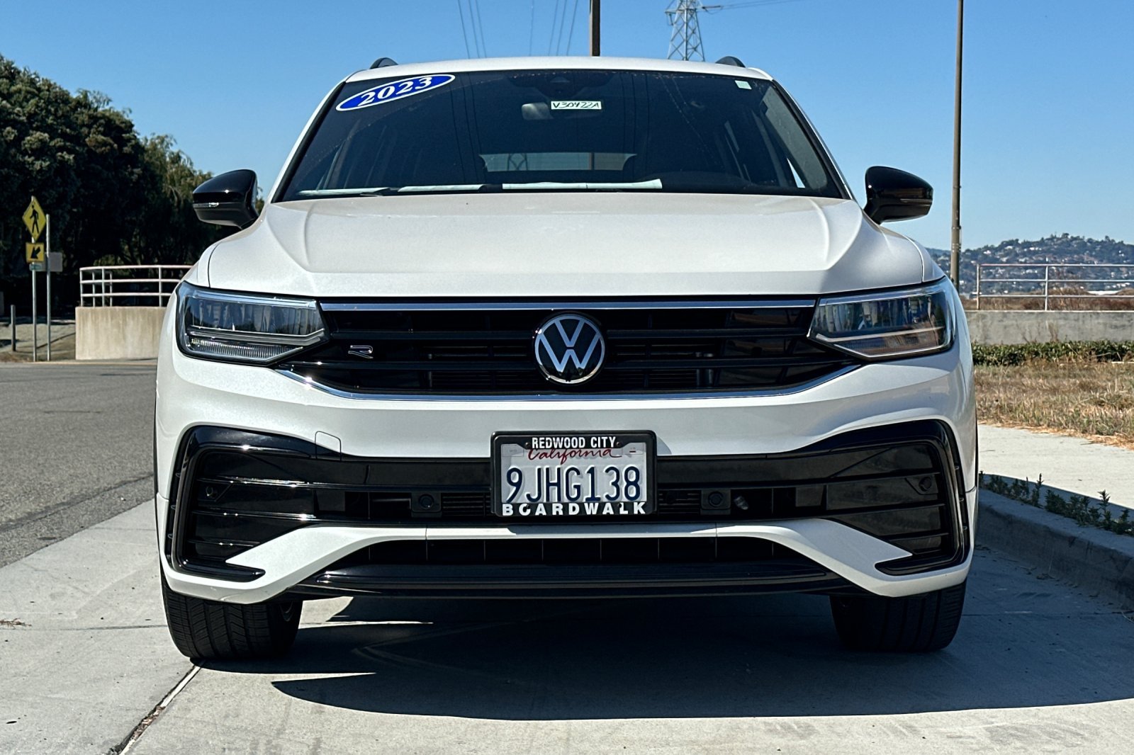 Used 2023 Volkswagen Tiguan SE R-Line AWD/4WD image 9