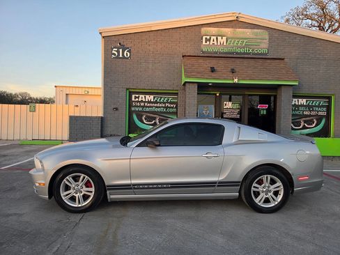 Used 2013 Ford Mustang Coupe image 6