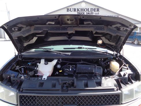 Used 2017 Chevrolet Express 3500 LT w/ LT Preferred Equipment Group image 13