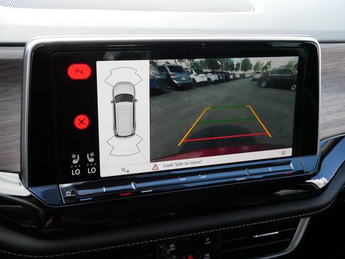 Certified 2024 Volkswagen Atlas SEL AWD/4WD image 30
