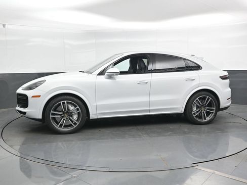 Used 2023 Porsche Cayenne Turbo AWD/4WD image 8