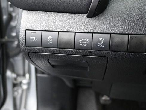 Used 2022 Toyota Camry SE FWD image 31