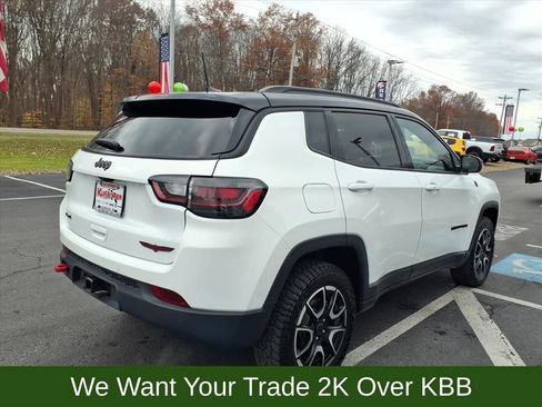 Used 2025 Jeep Compass Trailhawk w/ Trailhawk Elite Group image 6