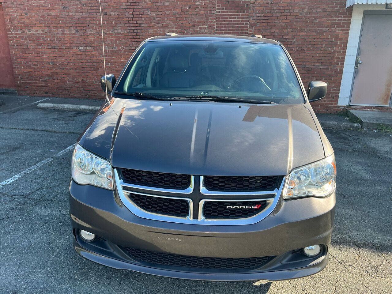 Used 2019 Dodge Grand Caravan SXT FWD image 8