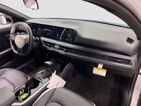 New 2025 Kia K4 GT-Line w/ GT-Line Premium Package image 30