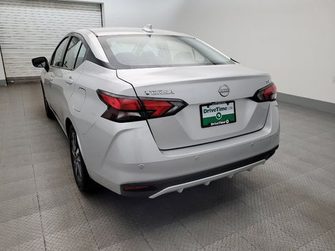 Used 2023 Nissan Versa SV FWD image 5