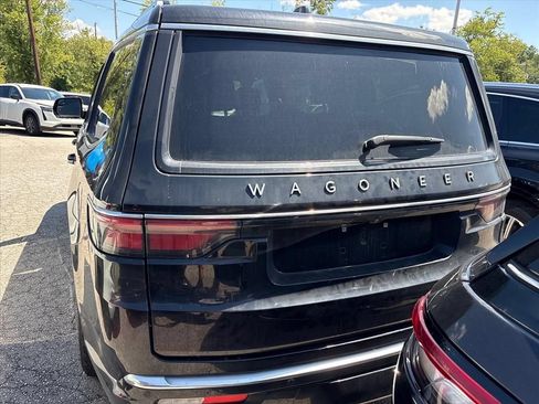 Used 2024 Jeep Wagoneer Series III AWD/4WD image 7