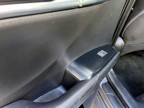 Used 2020 Toyota Camry LE image 12