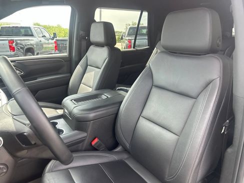 Used 2023 Chevrolet Tahoe LT w/ Luxury Package AWD/4WD image 17