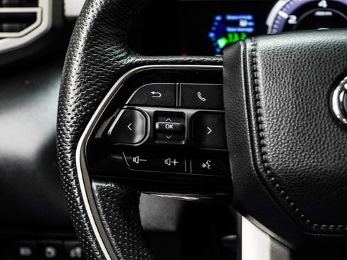 Used 2023 Toyota Sequoia Limited w/ Tow Technology Package AWD/4WD image 33