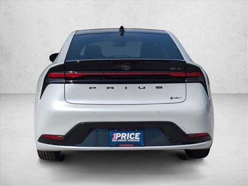 Used 2023 Toyota Prius XLE image 7