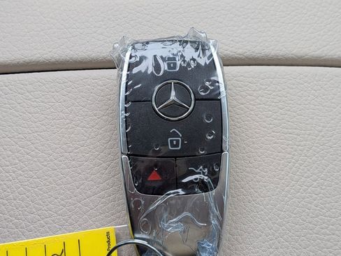 Used 2025 Mercedes-Benz GLE 350 4MATIC image 31