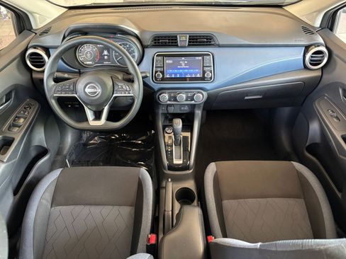 Used 2025 Nissan Versa SV FWD image 31