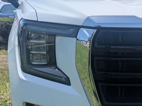 Used 2022 GMC Yukon SLE w/ Gmc Pro Safety Plus Package RWD image 6