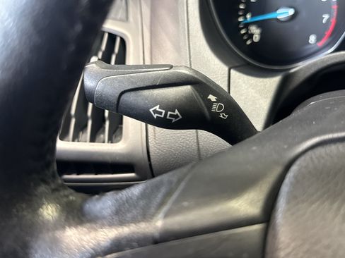 Used 2017 Ford Focus SE w/ Cold Weather Package FWD image 20