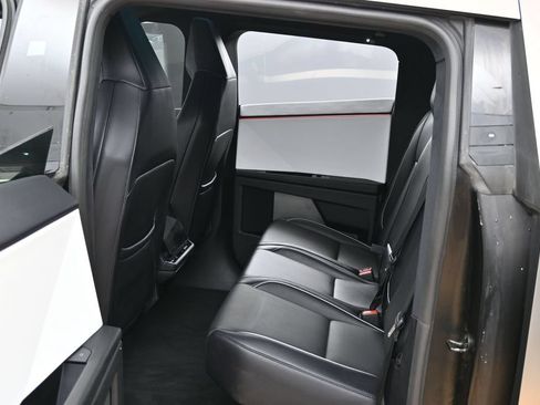 Used 2024 Tesla Cybertruck AWD Crew Cab image 36