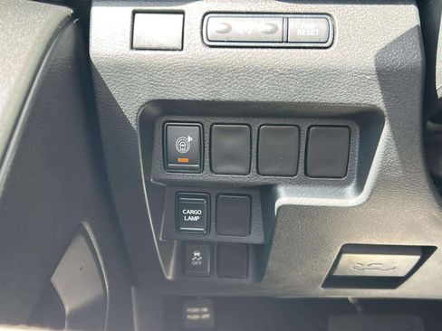 Used 2025 Nissan Frontier S RWD image 16