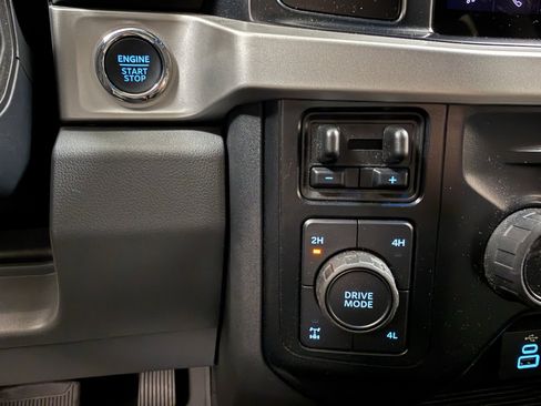 Used 2024 Ford F250 XLT w/ XLT Premium Package image 21