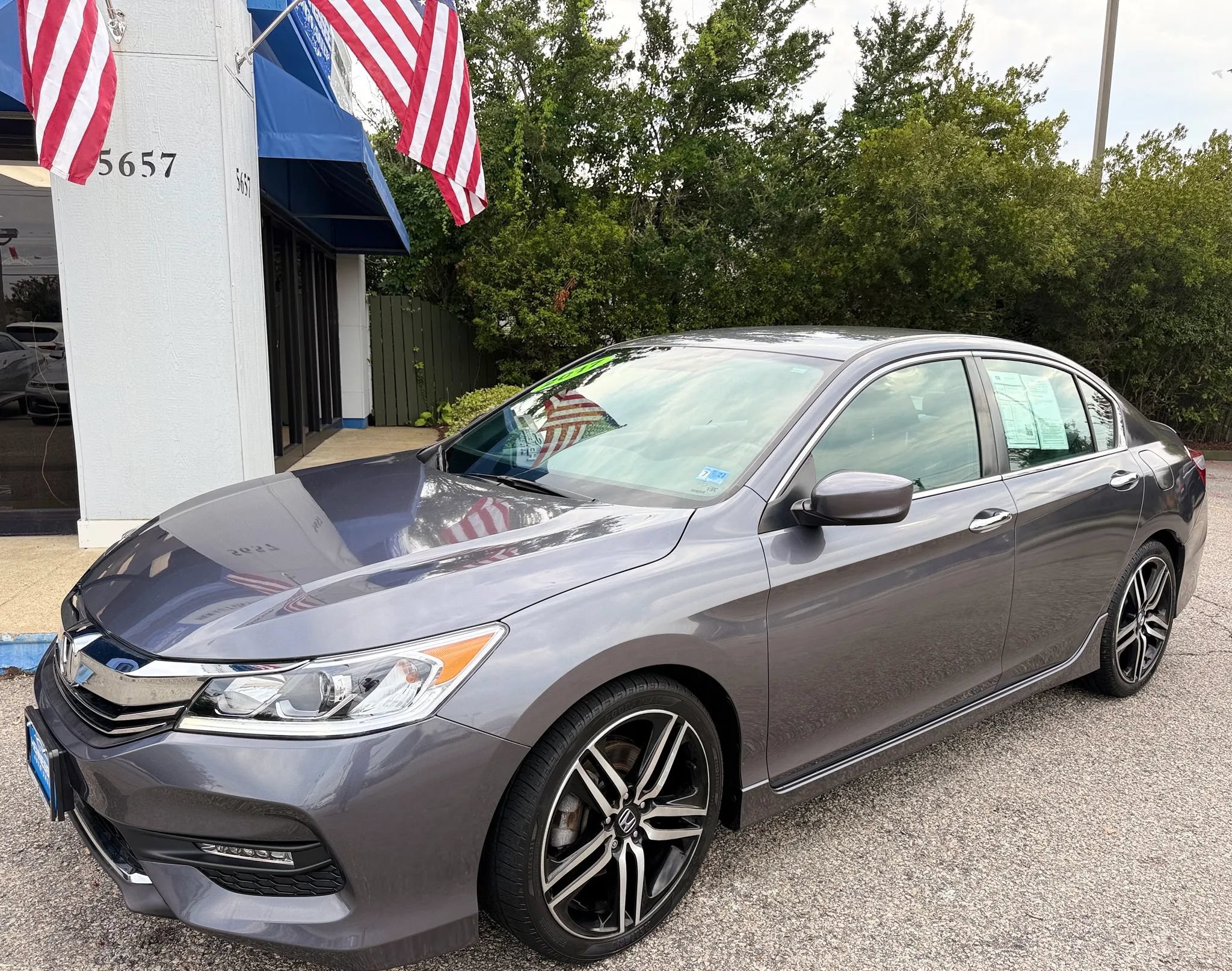Used 2017 Honda Accord Sport Special Edition image 8